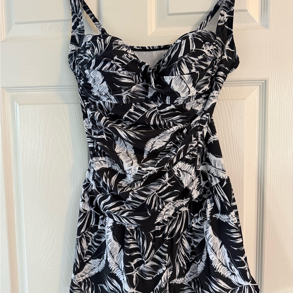 Black and White Leaf Print bathing suit by Emerald Bay